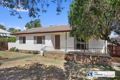 23 Carmichael Ave, Tamworth
