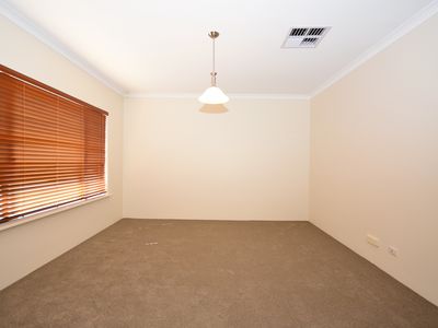 14 Mildura Way, Harrisdale