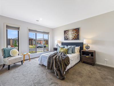 17 Chevrolet Road, Cranbourne East