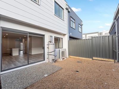 30 Baldwin Road , Fraser Rise