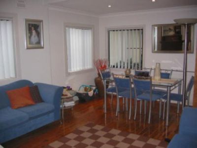 7 Stoney Creek Rd, Beverly Hills