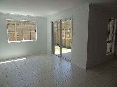 37 Highland Close, Macquarie Links