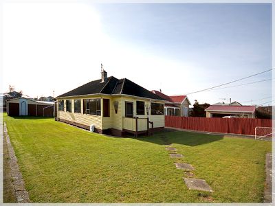 17 Avenue Road, Foxton