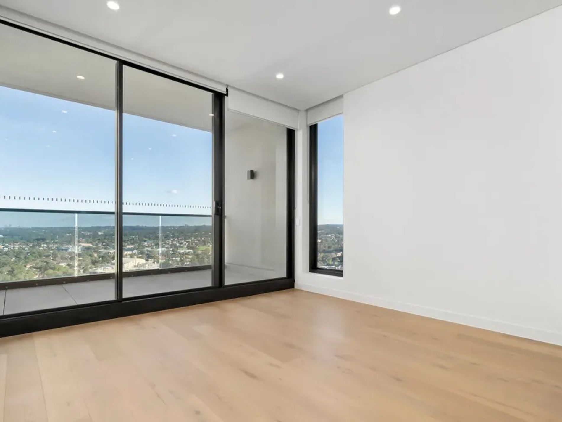 1910 / 12 Phillip Street, Parramatta