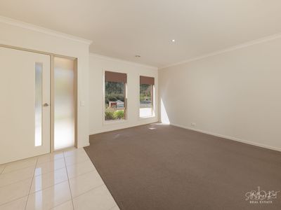 14 BURTON CRESCENT, Wodonga