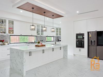 261 Honour Avenue, Clyde North