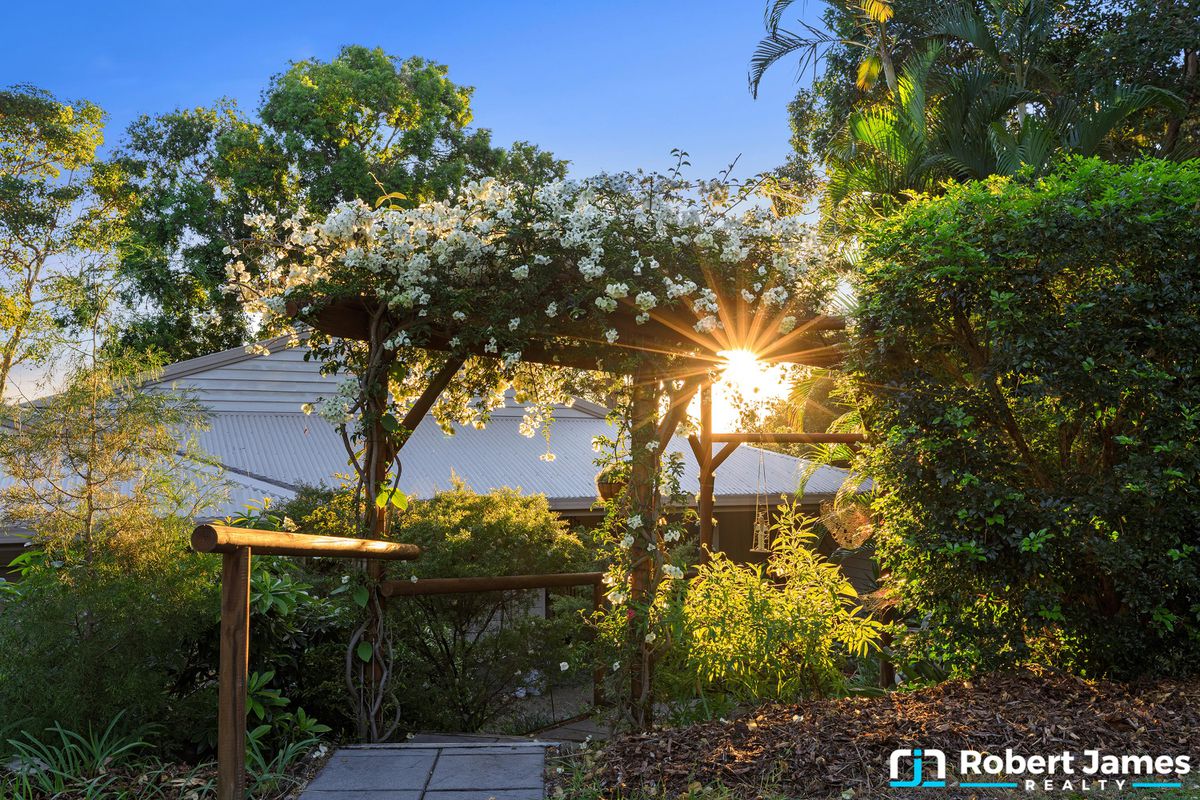 15 Moonare Crescent, Noosa Heads