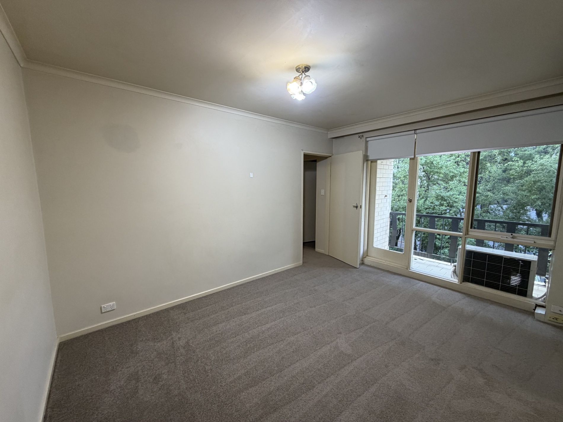 8 / 33 Rosstown Road, Carnegie