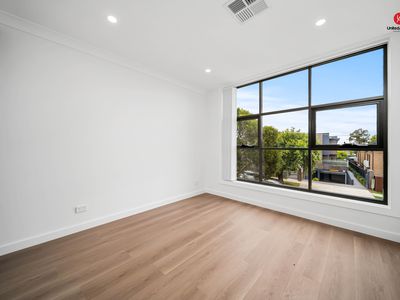 3 / 5 Holland Crescent, Casula