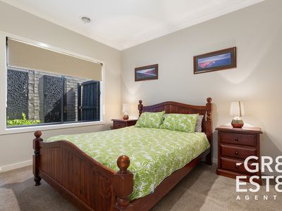 23 Nagle Crescent, Cranbourne West