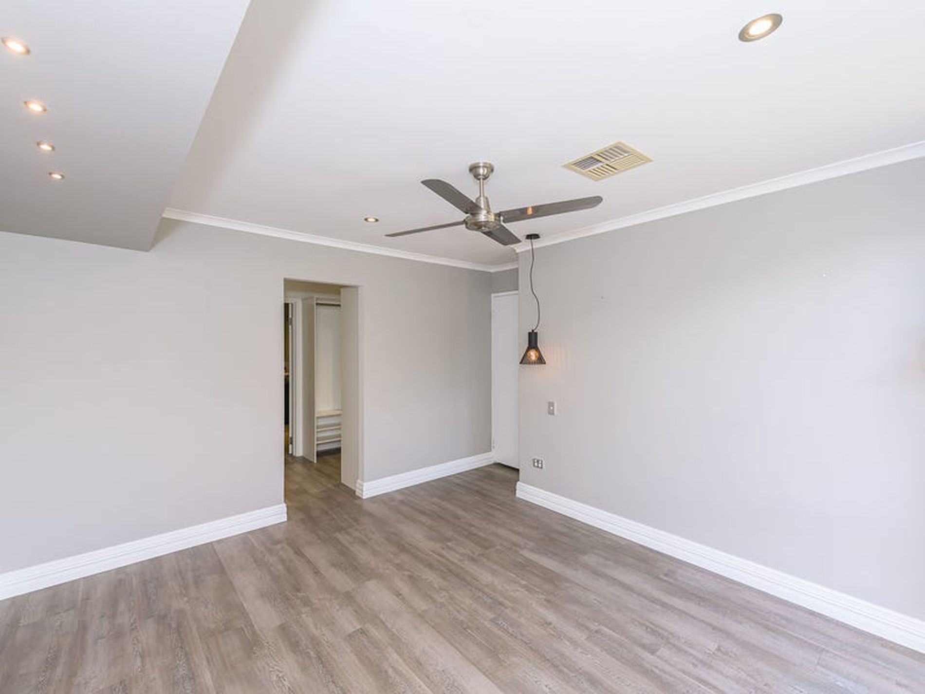 21 Stawell Way, Padbury