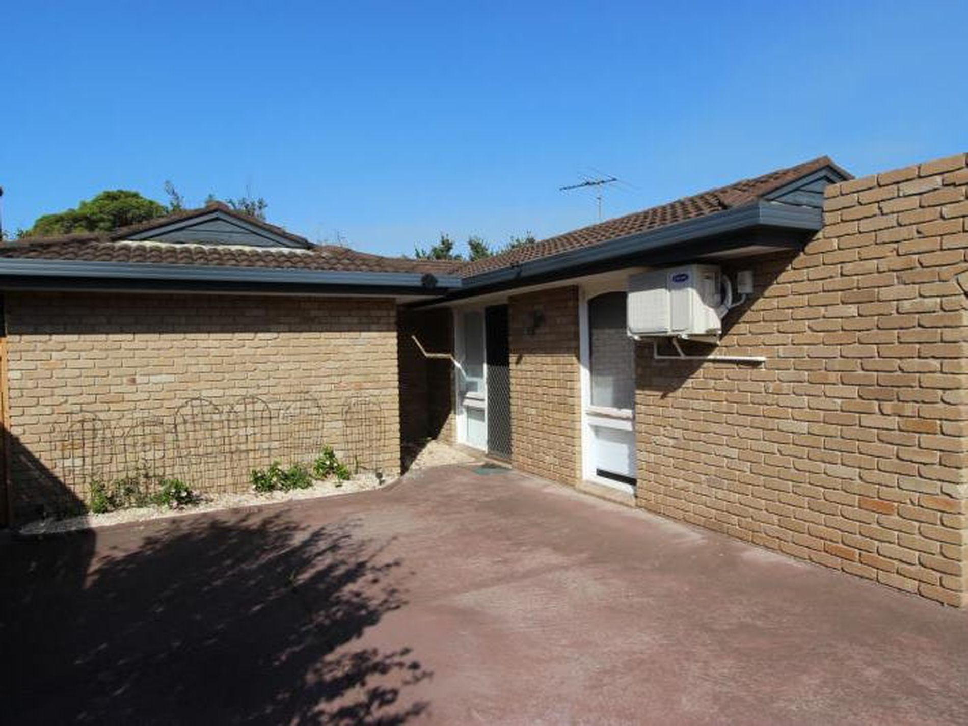 10 / 40-42 Calder Street, Manifold Heights