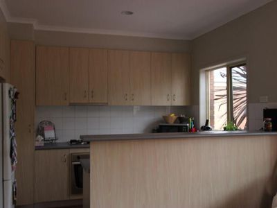 8 / 143 Barrabool Road, Highton