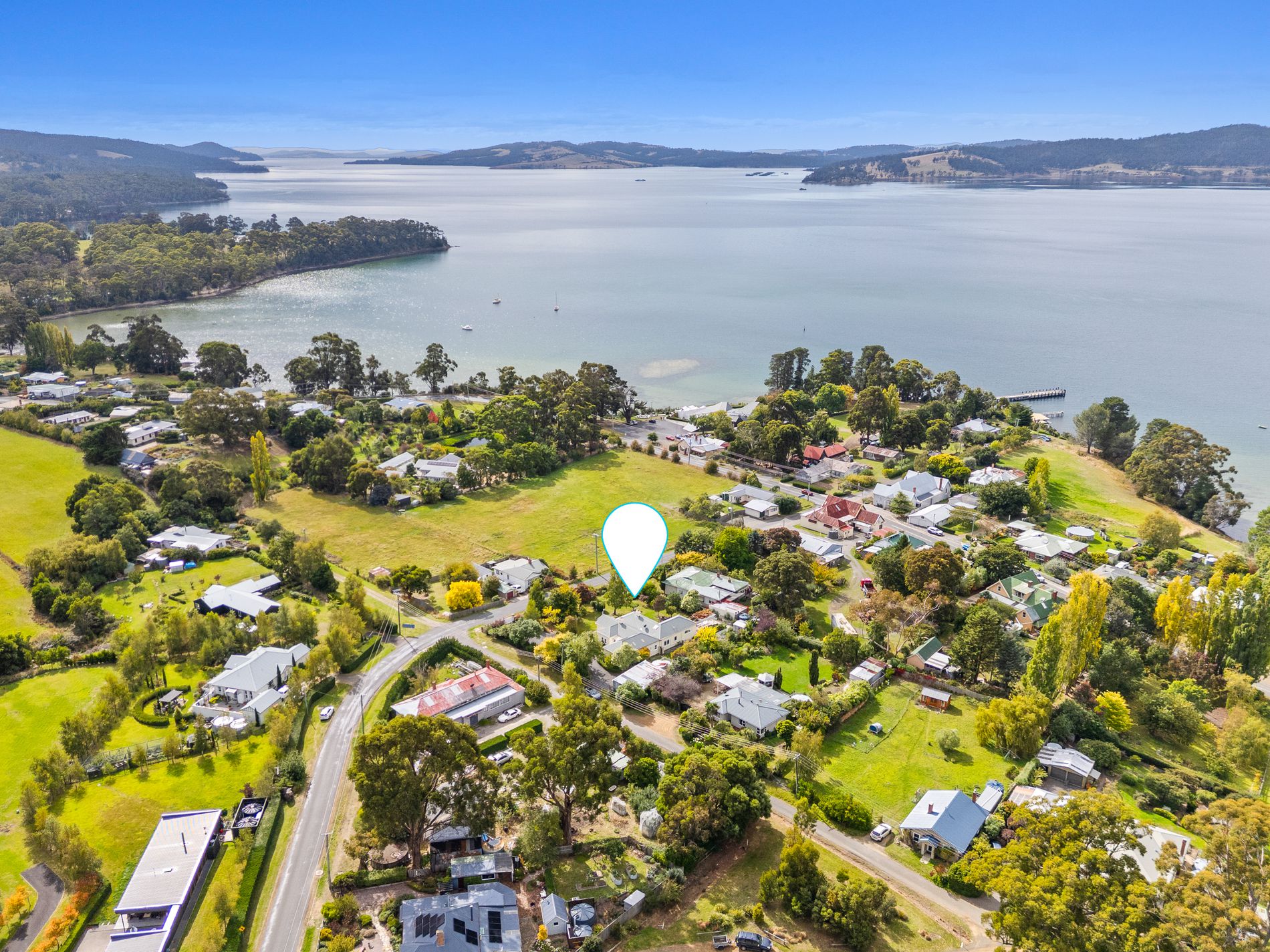 15 Woodbridge Hill Road, Woodbridge