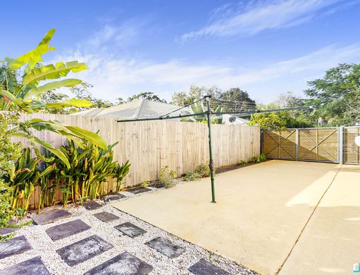 Spacious Home Offering Privacy, Pool & Side Access image 24