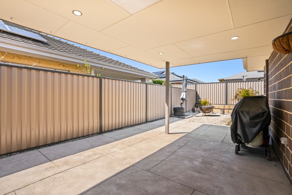 19 Calamocha Way, Piara Waters