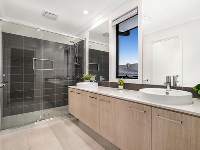 7 Spindle Street, Clyde North