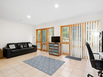 4 Oakmont Ave, Oxley