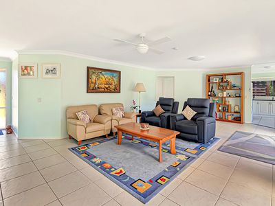 5 Tarourga Place, Dalmeny