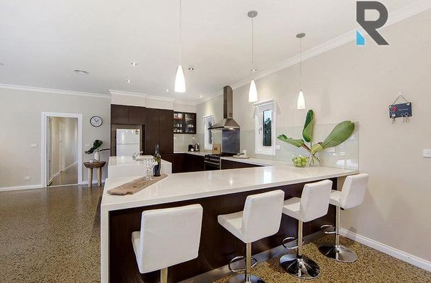 8 The Dress Circle, Oaklands Junction