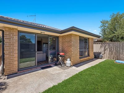 8 / 15 Windsong Court, Morphett Vale