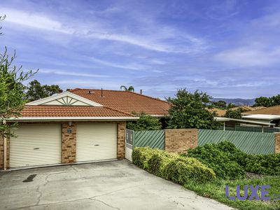 1 / 2 Merri Place, Conder