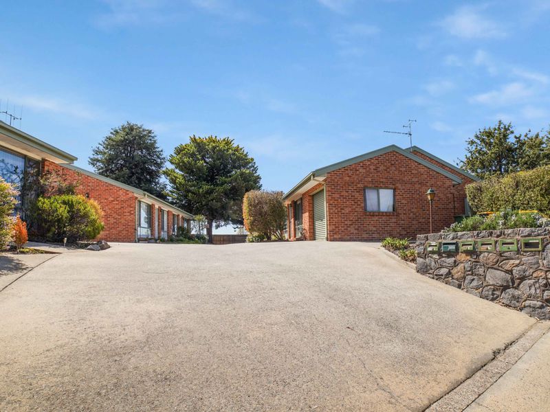 2 / 1 Blackall Avenue, Crestwood