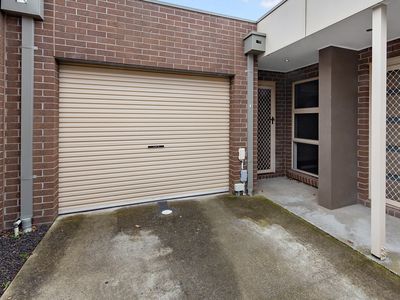 3 / 2 Lily Street, Braybrook