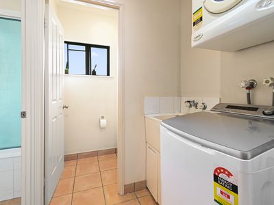 9 / 367-371 MCLEOD STREET, Cairns North