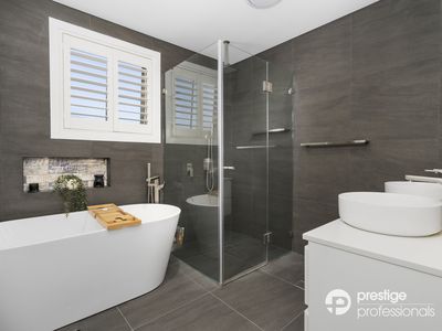 7A Wellwood Avenue, Moorebank