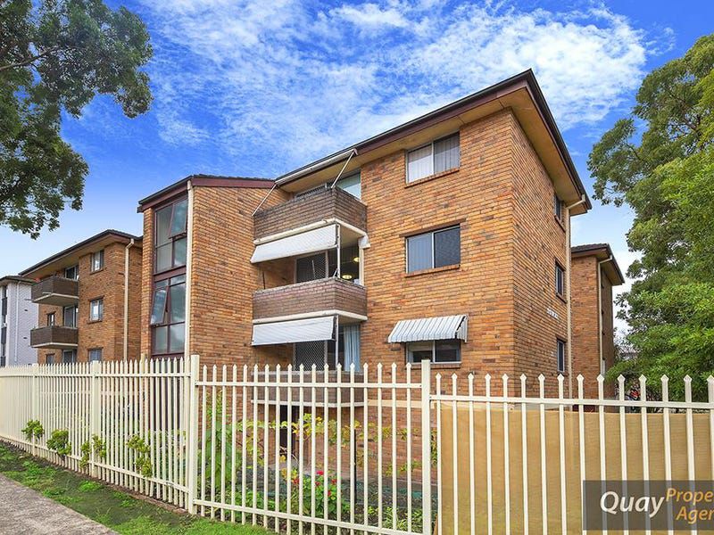 4 / 21 Lachlan  Street, Warwick Farm
