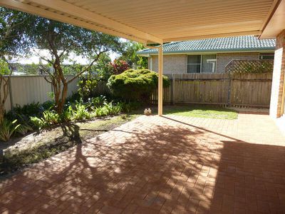 2 / 75 Hind Avenue, Forster