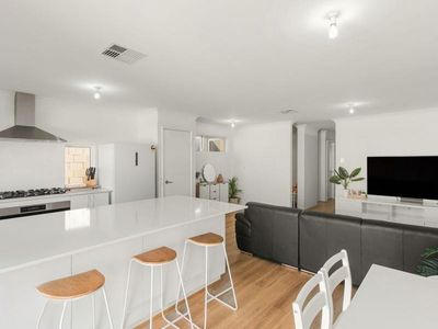 24 Nyilla Approach, Baldivis