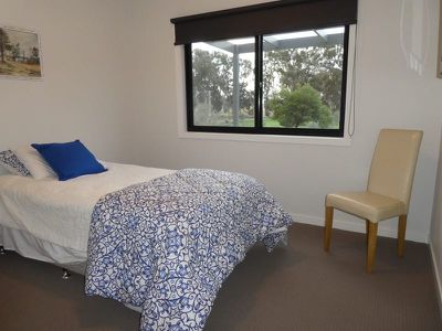 1 Red Box Ct, Seymour