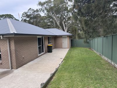 1 The Bounty, Manyana