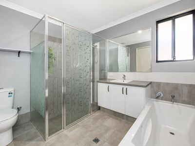 3 Luminous Boulevard, Bennett Springs