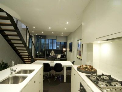 33  Epsom , Zetland