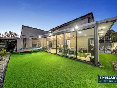 1 Treetop Close, Roxburgh Park