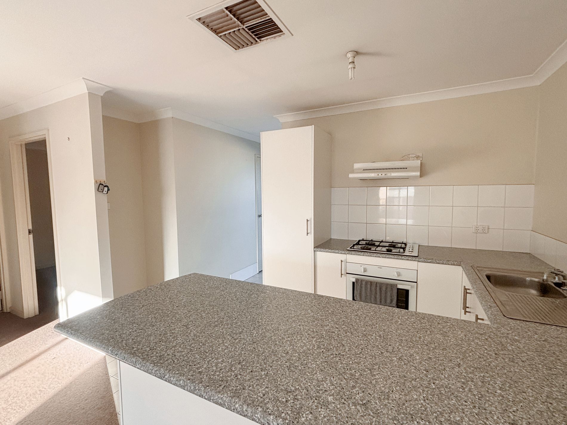 12 / 3 Great Eastern Highway, Somerville