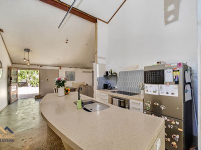 1 Woodlands Drive, Hallidays Point