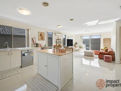 52 Lawrenson Circuit, Jacka