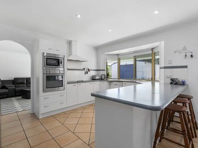 18 Harlow Crescent, Tewantin