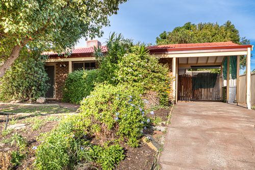 64 Murchison Way, Gosnells