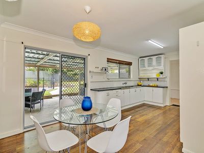 15 Kaniva Street, Rochedale South