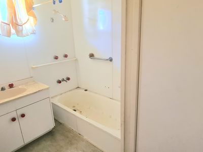 24 Gordon Street, Mount Morgan