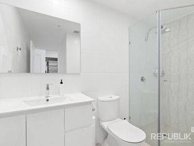 1102 / 4 COMO CRESCENT, Southport