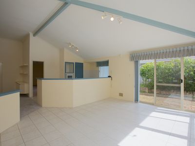 81 Glanton Way, Dianella