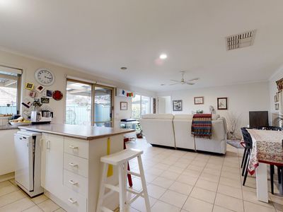 8 Emma Place, Quarry Hill