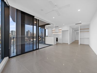 1007 / 15 Cannes Avenue, Surfers Paradise