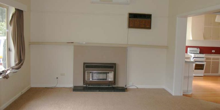1 Hyacinth Street, Violet Town